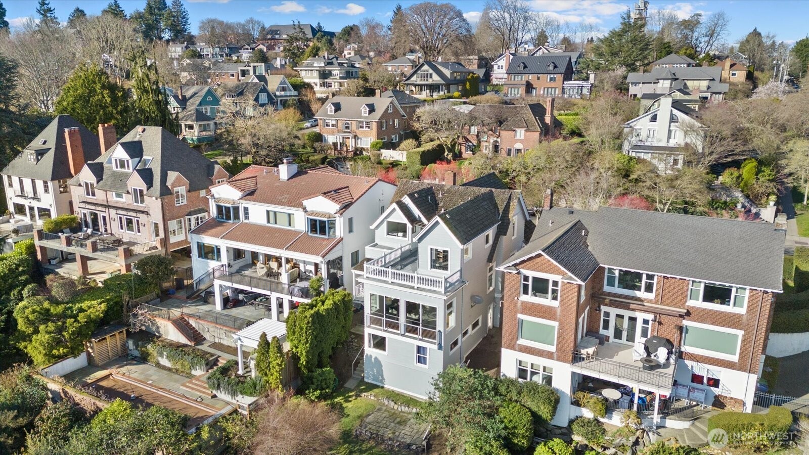 307 W Highland Drive