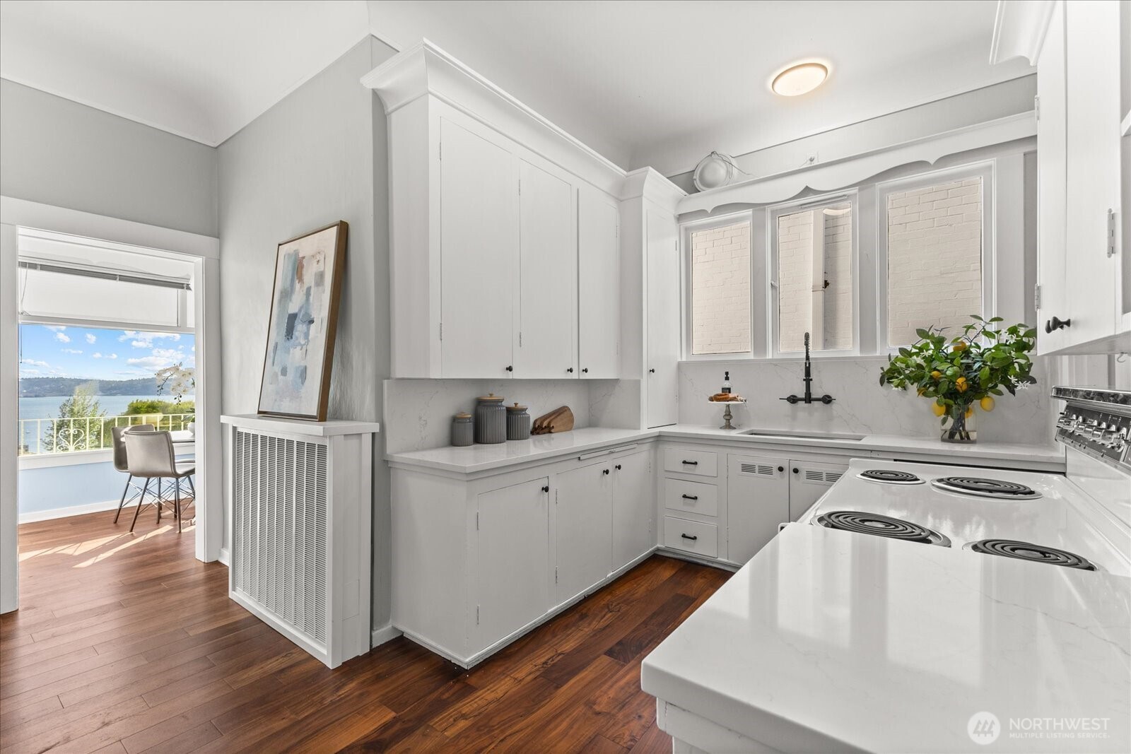 307 W Highland Drive