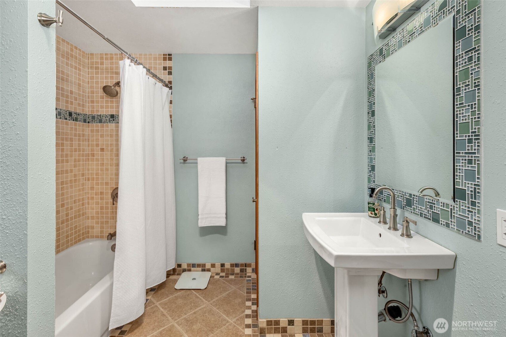 11925 Maplewood Avenue