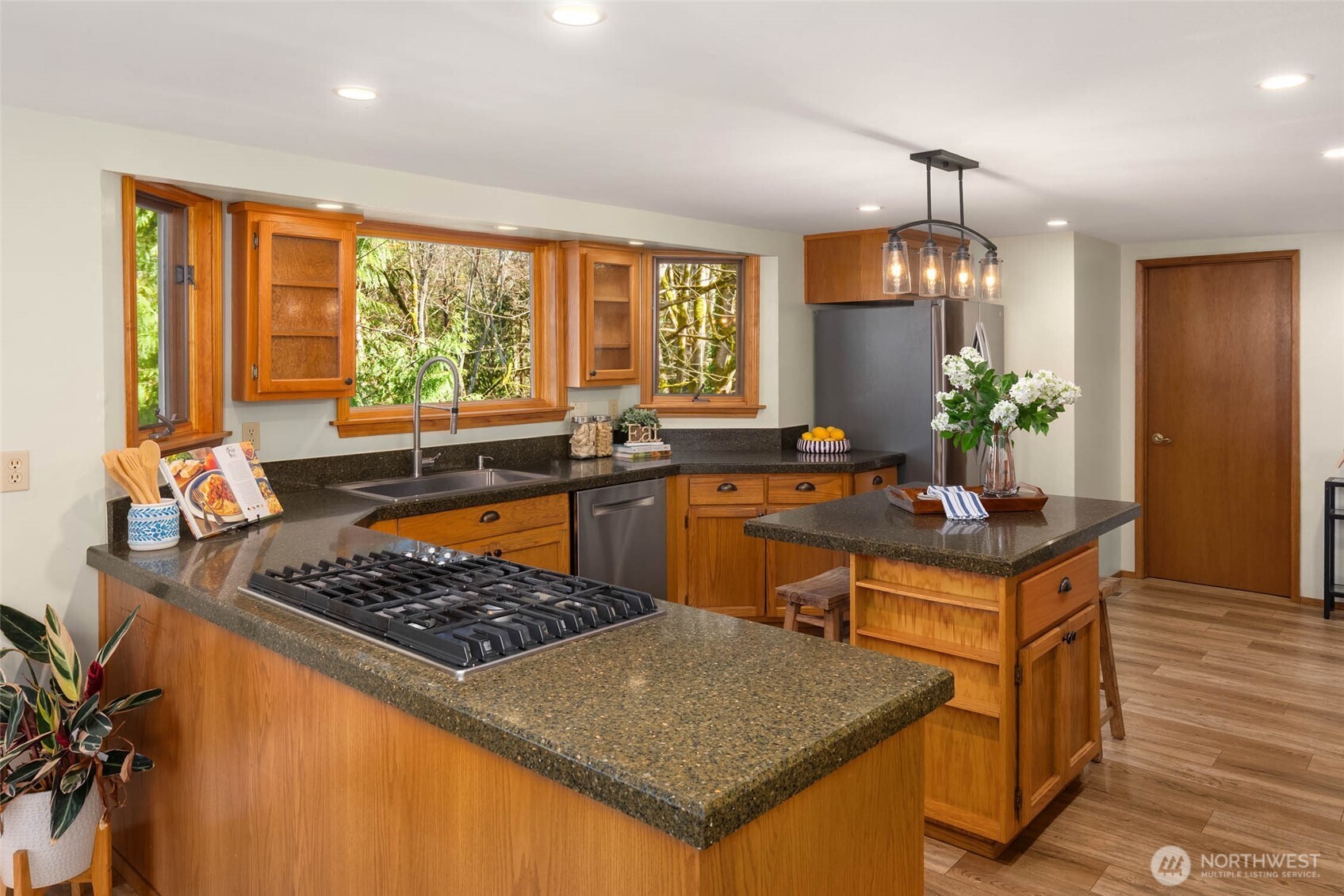 11925 Maplewood Avenue