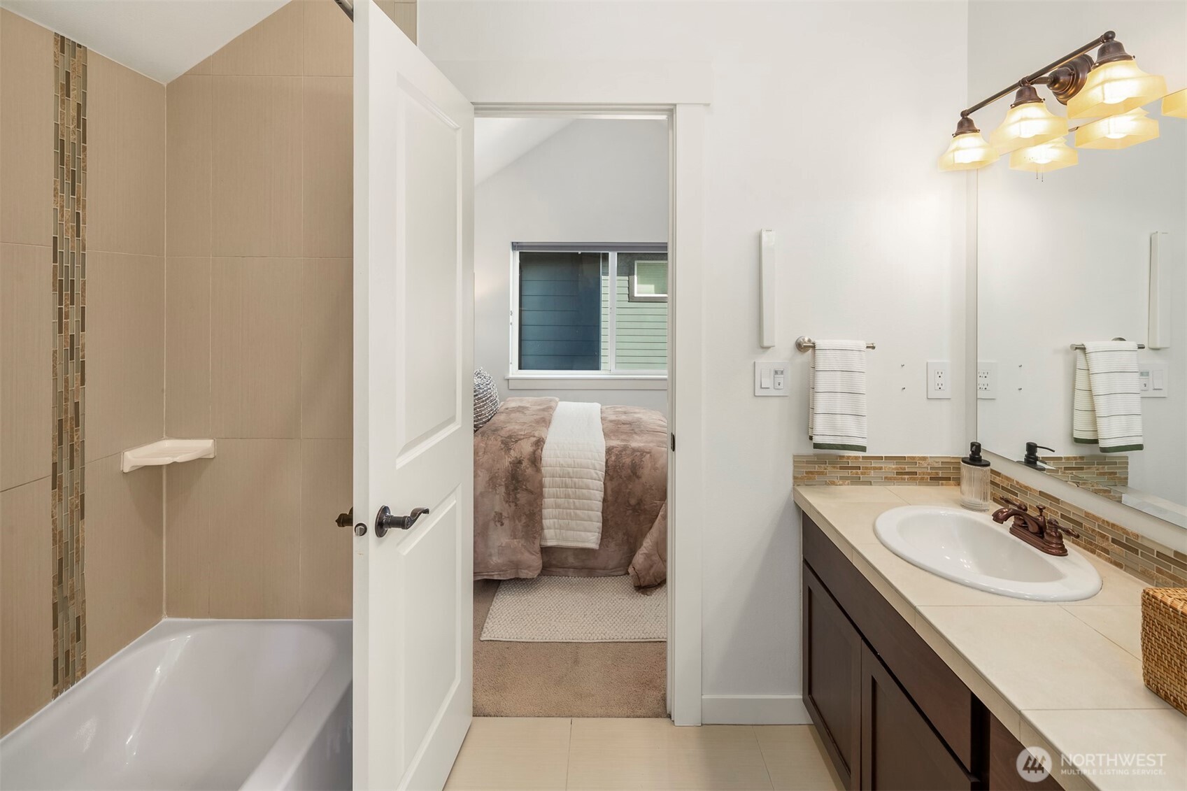 5020 Delridge Way SW Unit: B