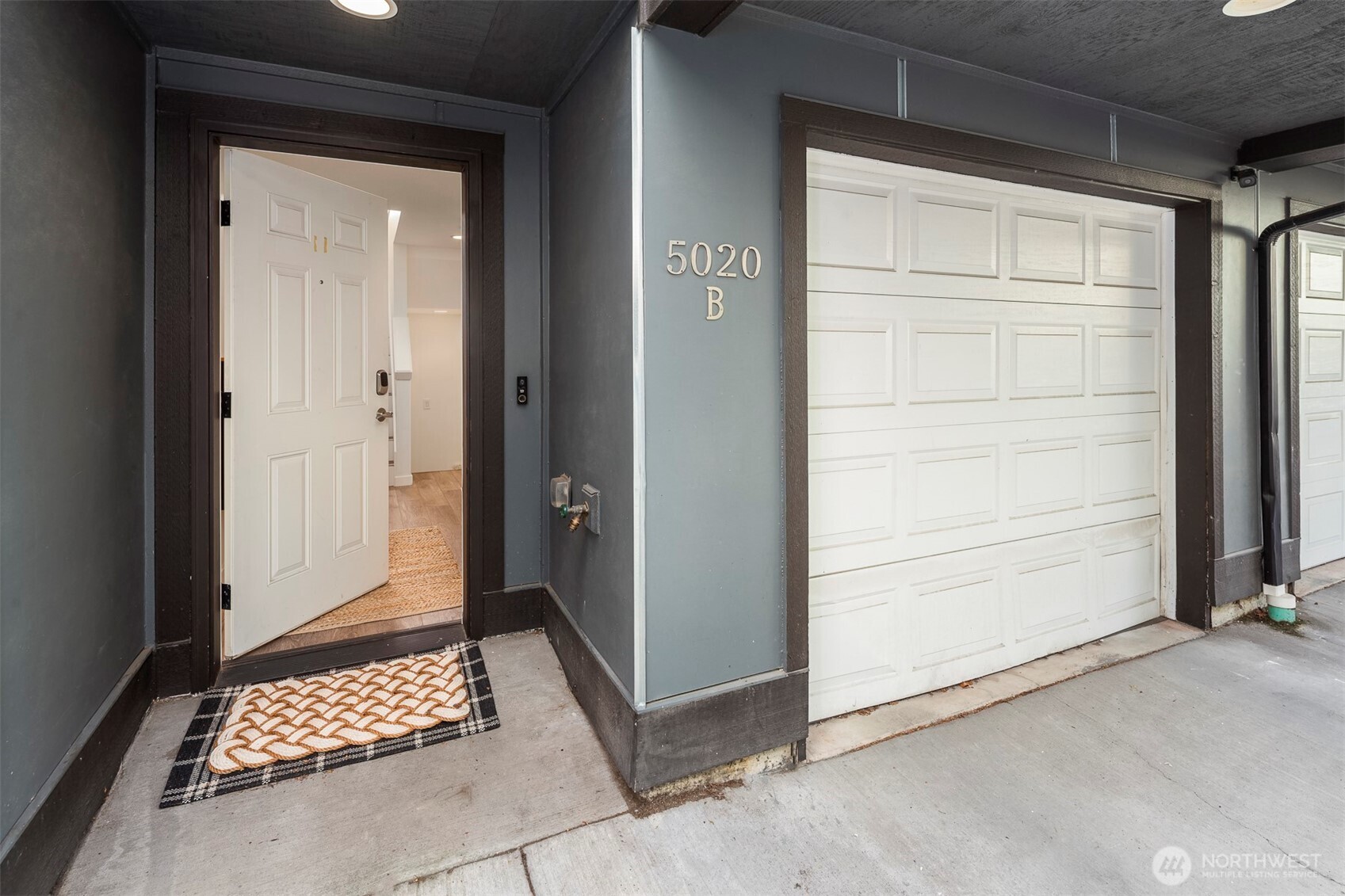 5020 Delridge Way SW Unit: B