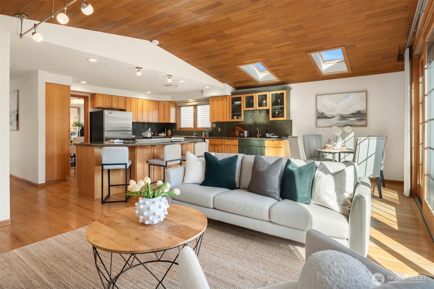 6114 104th Avenue NE