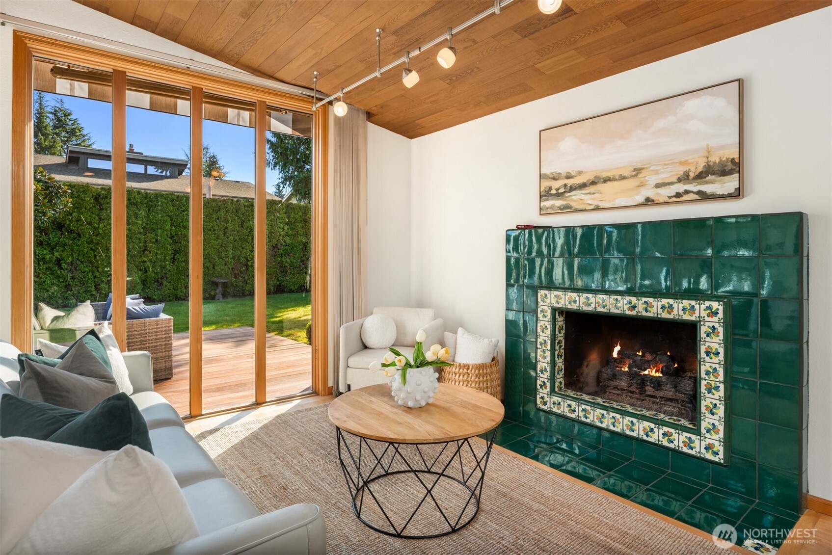 6114 104th Avenue NE