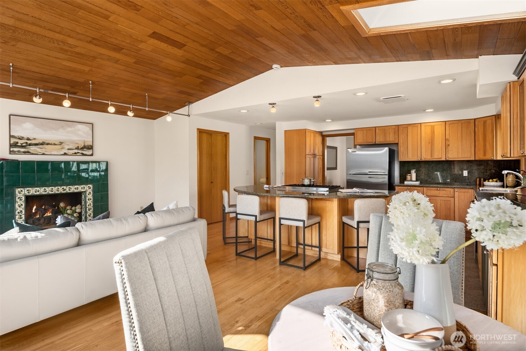 6114 104th Avenue NE