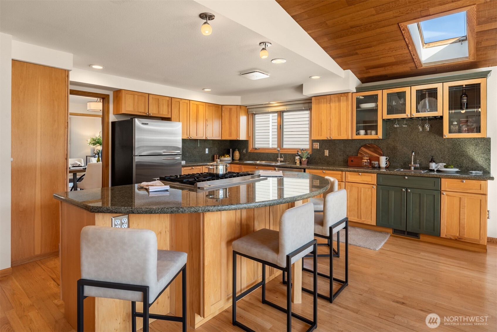 6114 104th Avenue NE