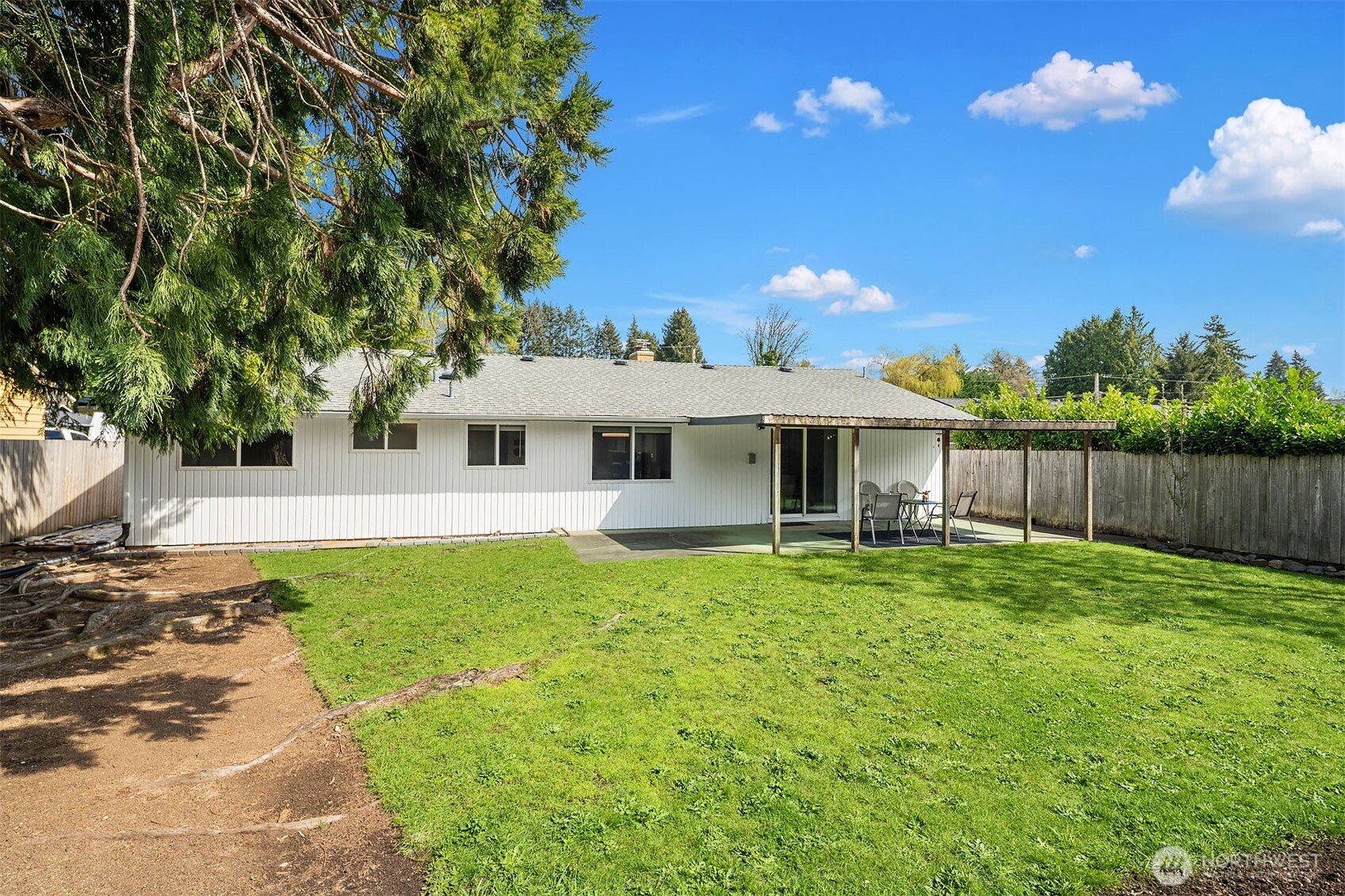 1067 Anacortes Avenue NE