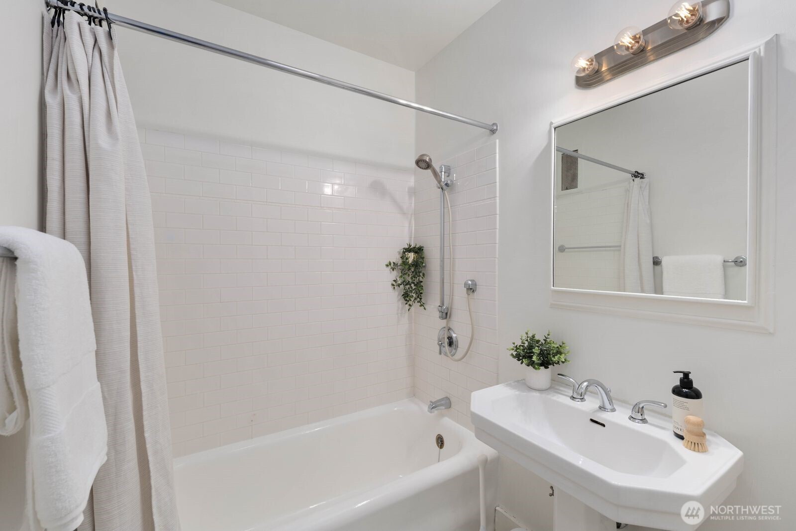 1902 Bigelow Avenue N Unit: 304