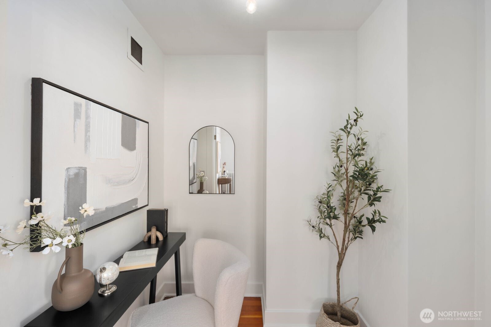 1902 Bigelow Avenue N Unit: 304