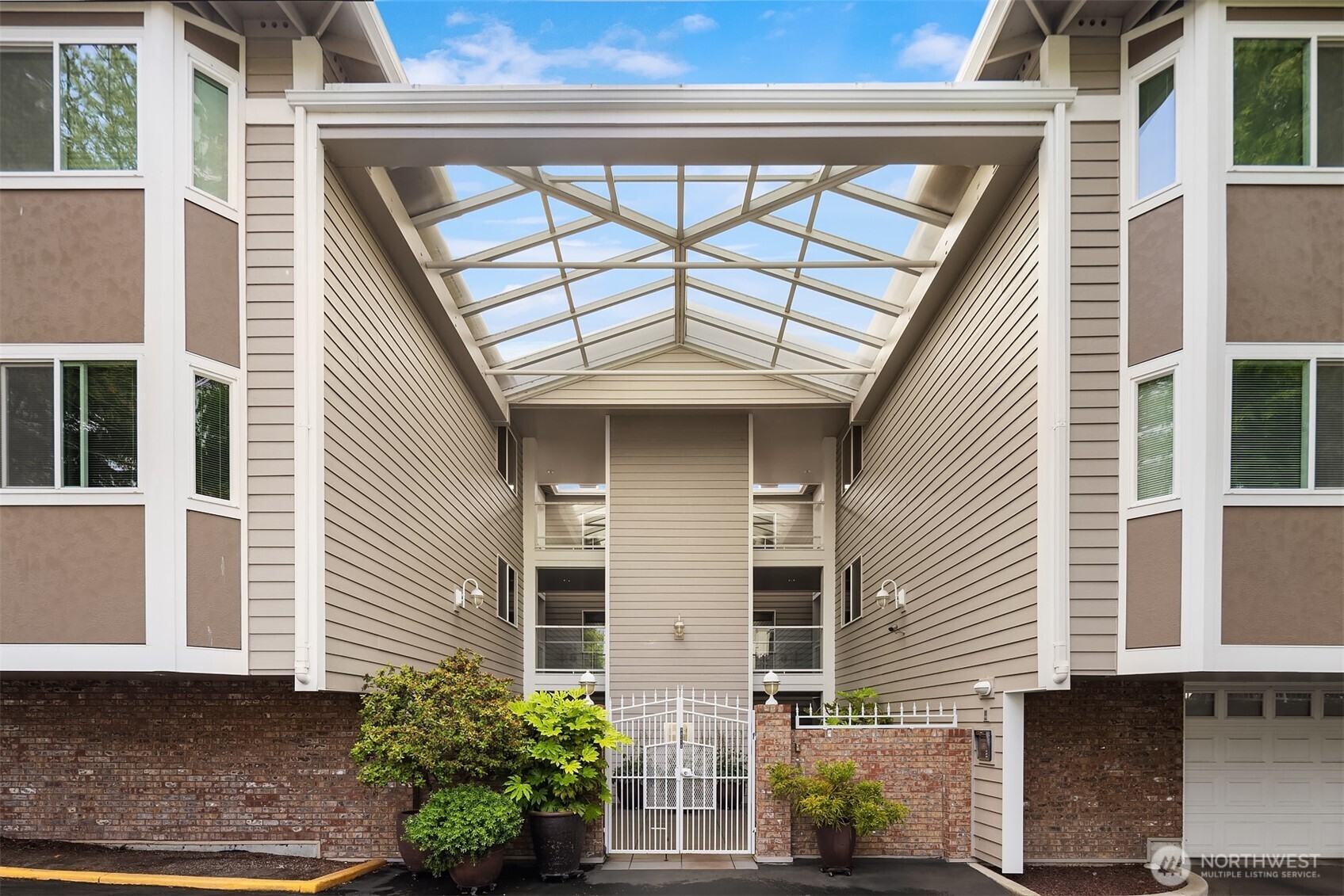 402 3rd Avenue S Unit: B201