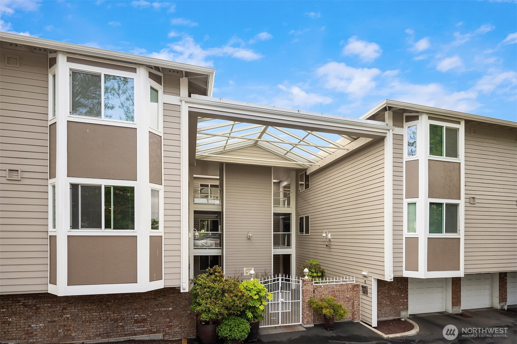 402 3rd Avenue S Unit: B201