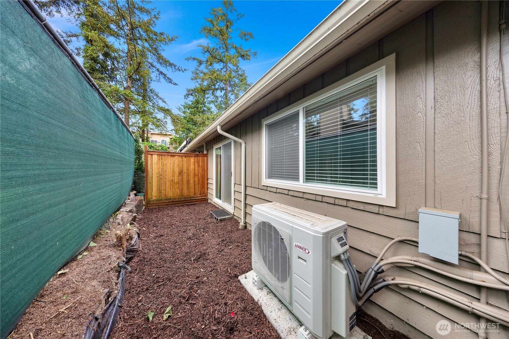 4050 W Lake Sammamish Parkway NE Unit: 2