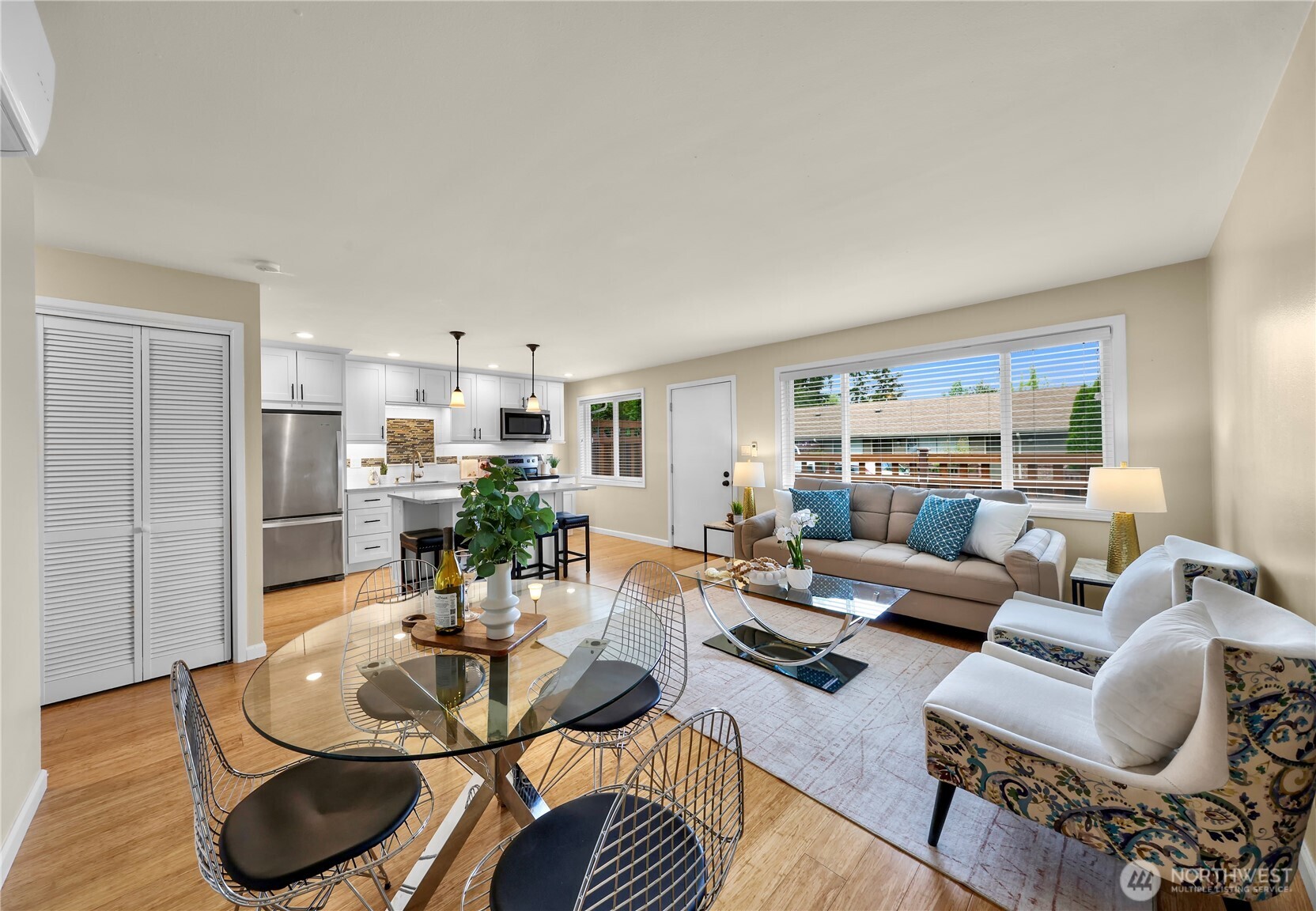 4050 W Lake Sammamish Parkway NE Unit: 2