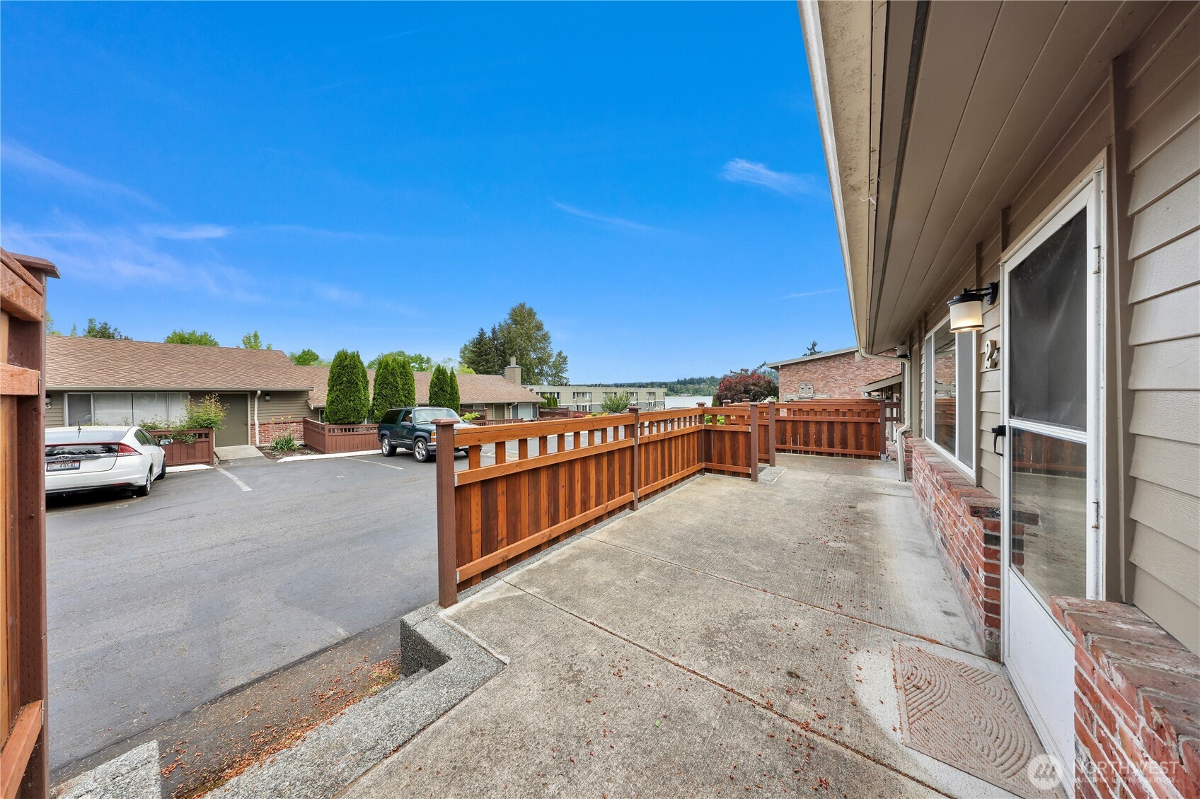 4050 W Lake Sammamish Parkway NE Unit: 2