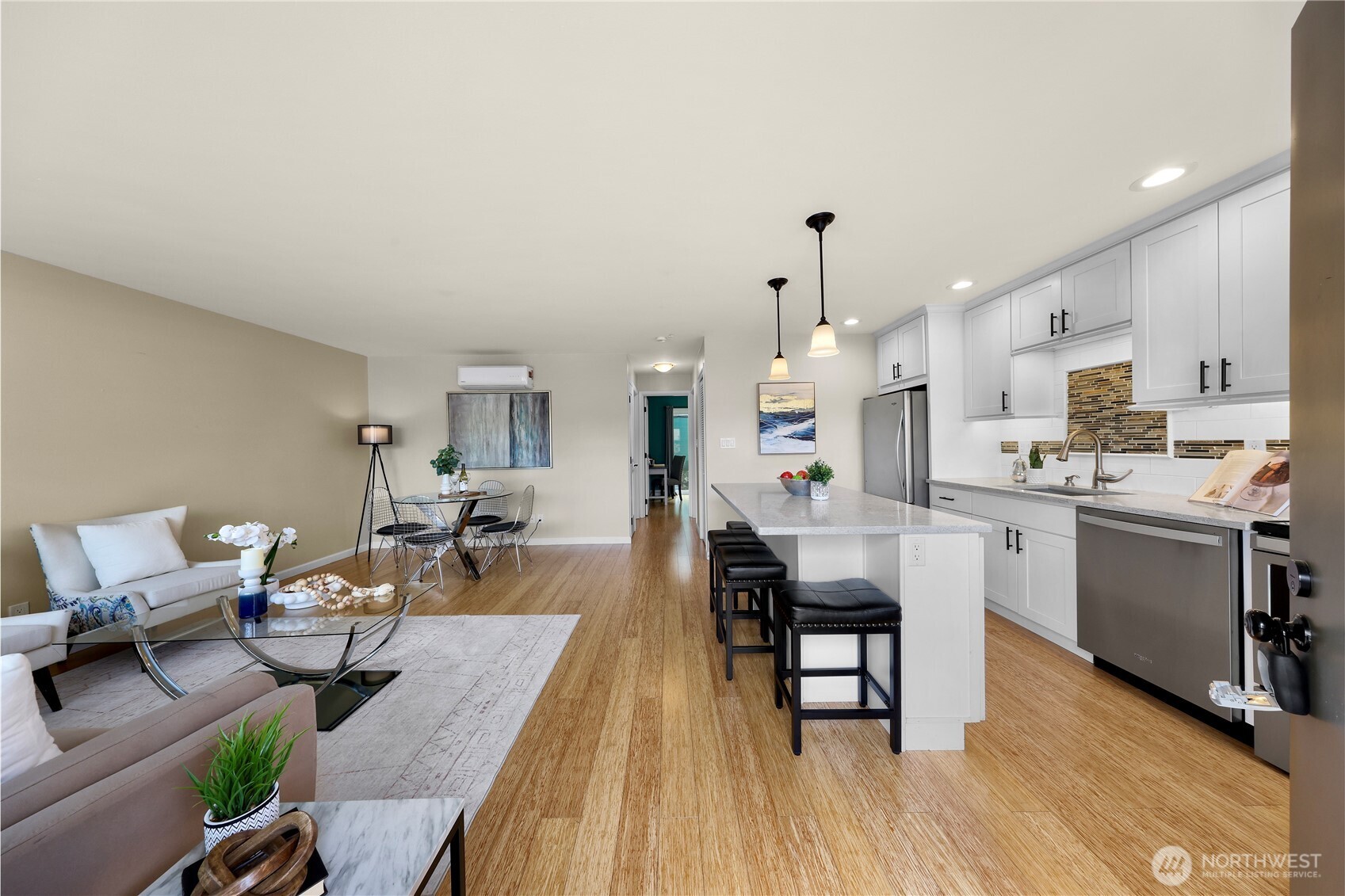 4050 W Lake Sammamish Parkway NE Unit: 2