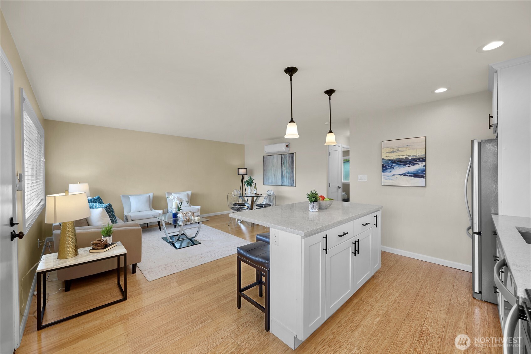 4050 W Lake Sammamish Parkway NE Unit: 2