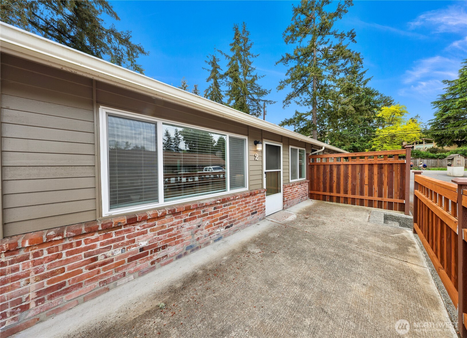 4050 W Lake Sammamish Parkway NE Unit: 2