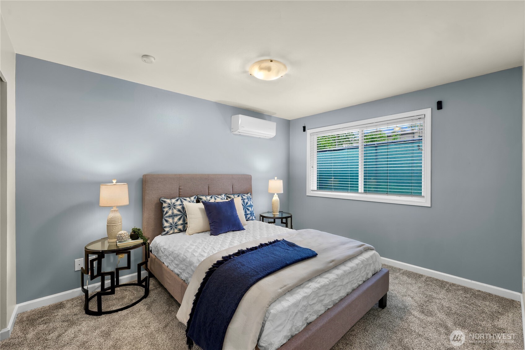 4050 W Lake Sammamish Parkway NE Unit: 2