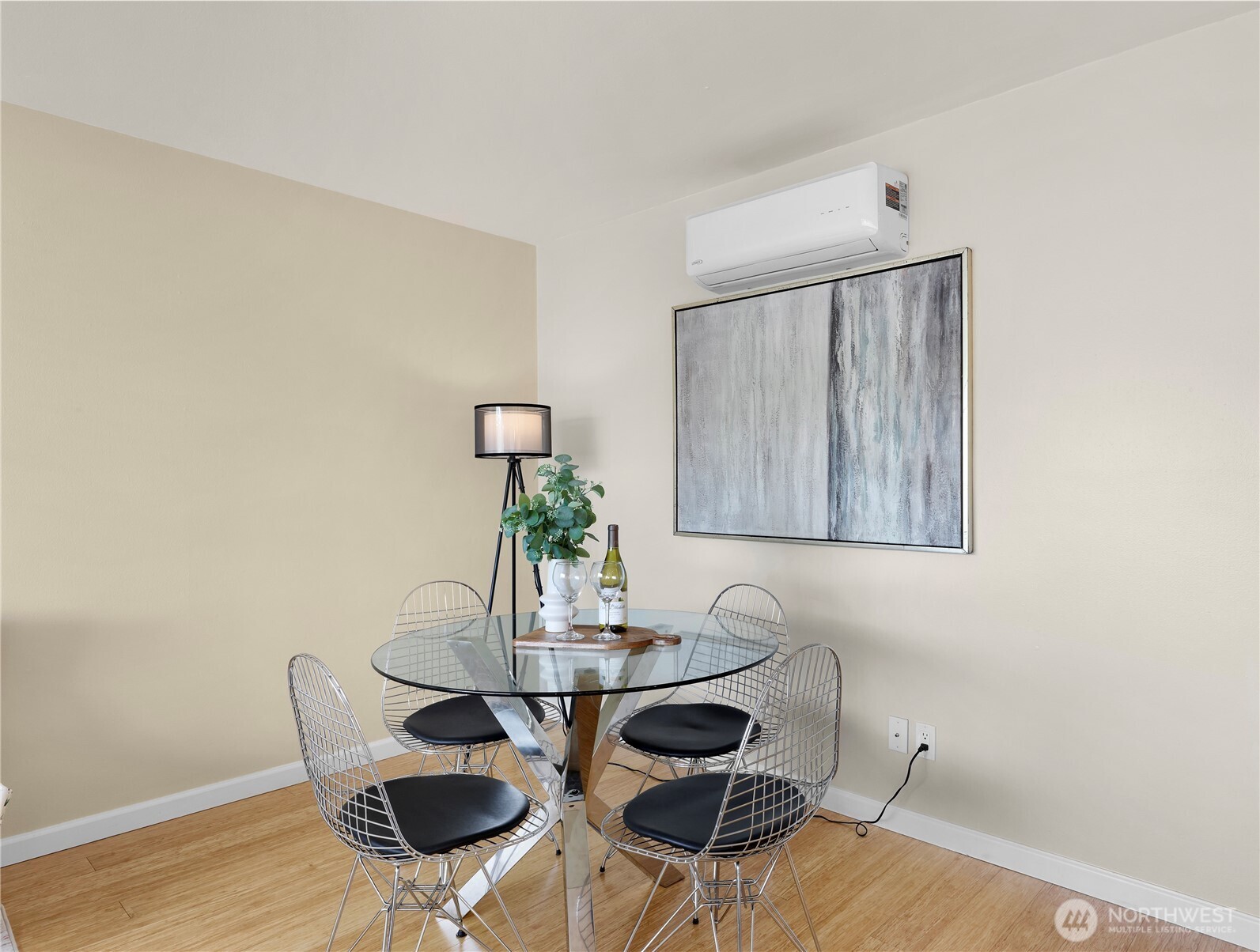 4050 W Lake Sammamish Parkway NE Unit: 2