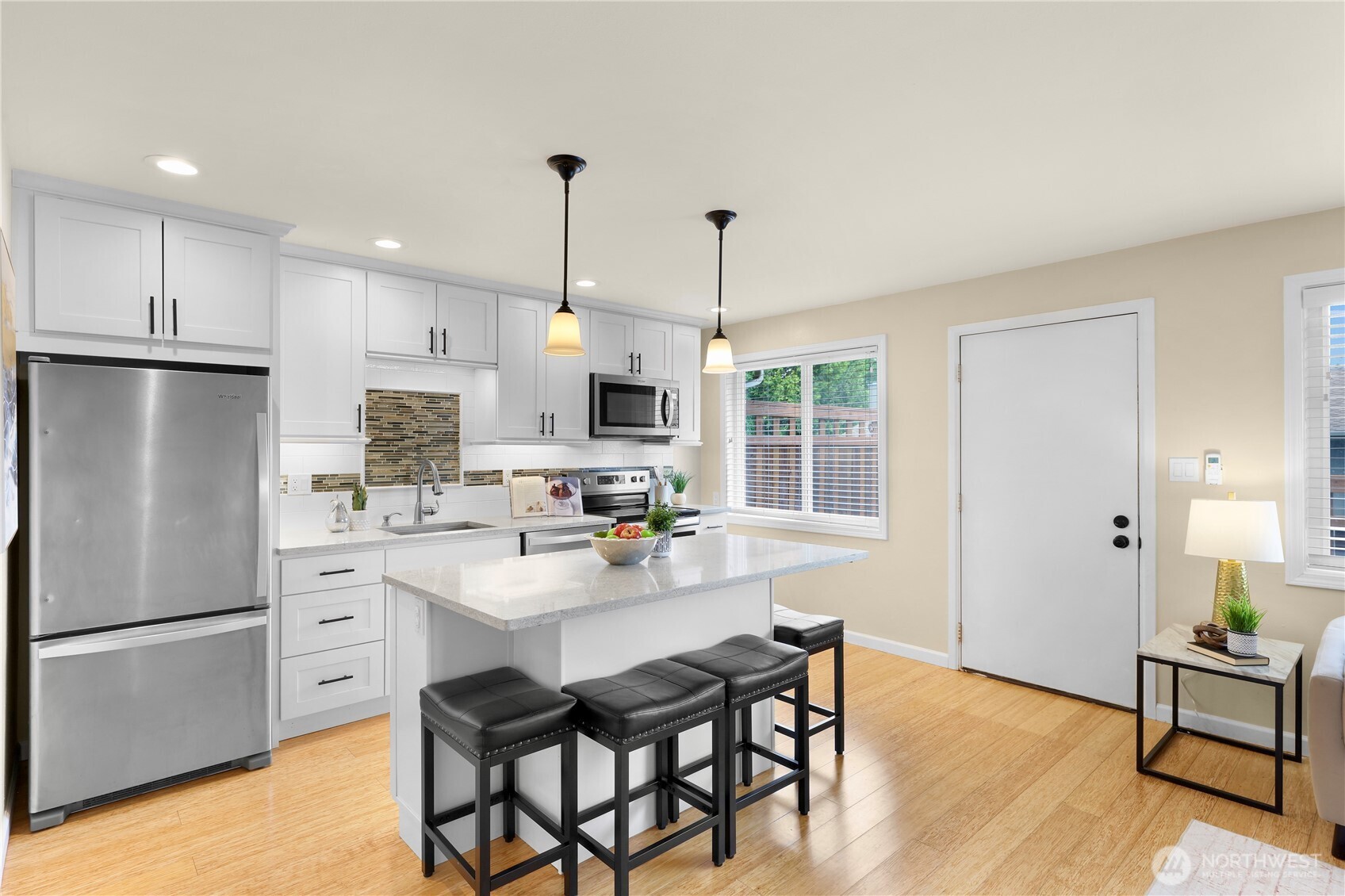 4050 W Lake Sammamish Parkway NE Unit: 2
