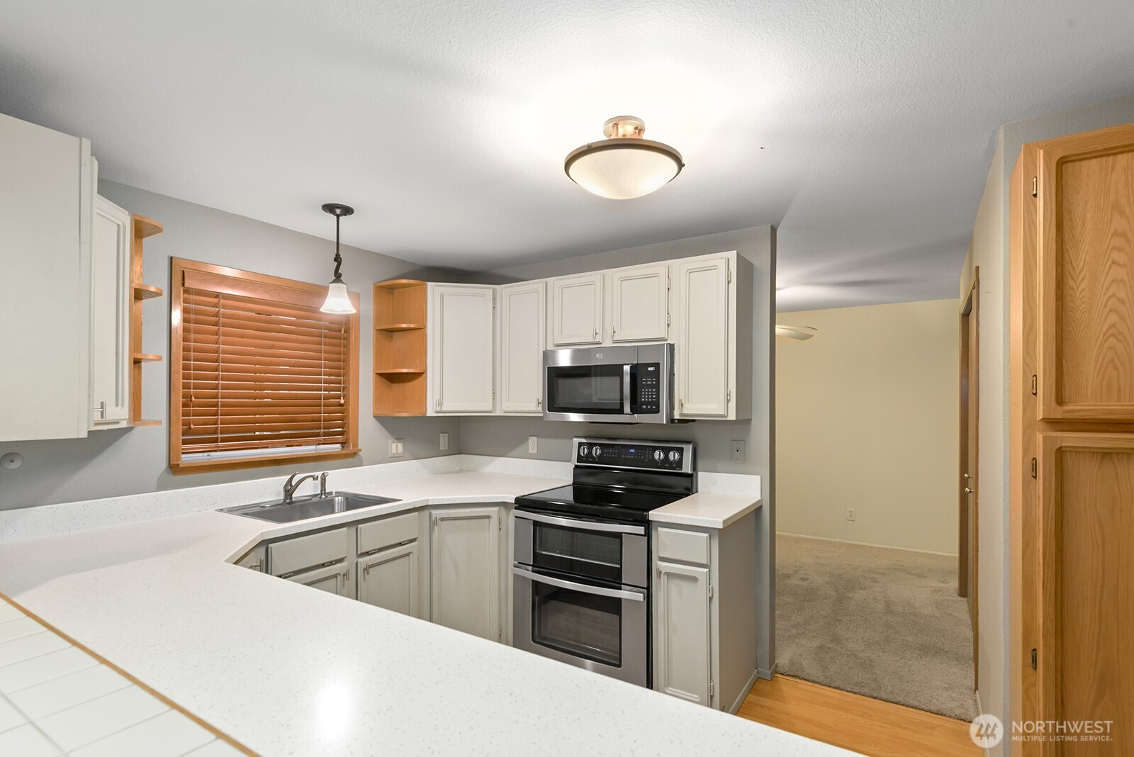 6920 California Avenue SW Unit: 11