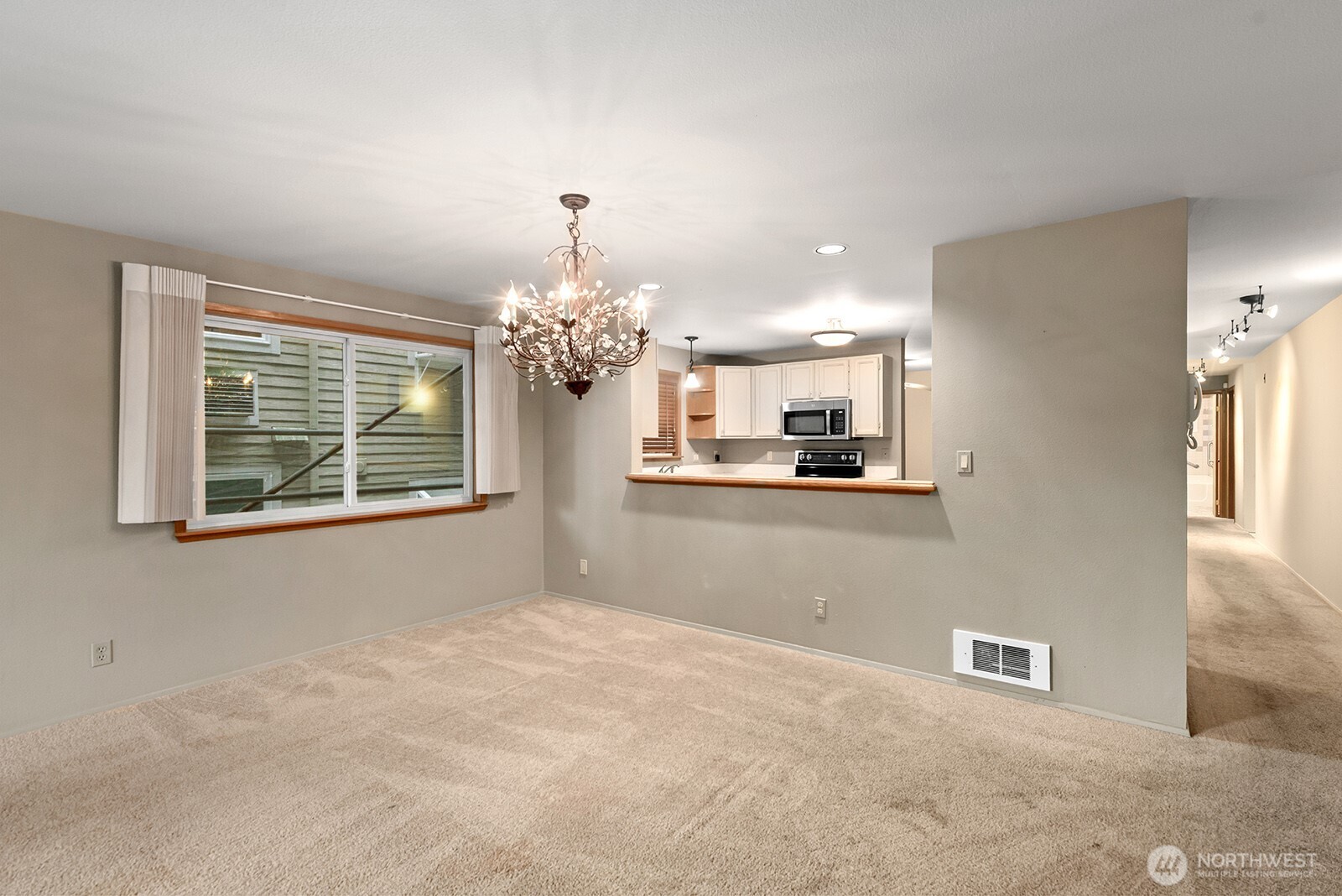 6920 California Avenue SW Unit: 11