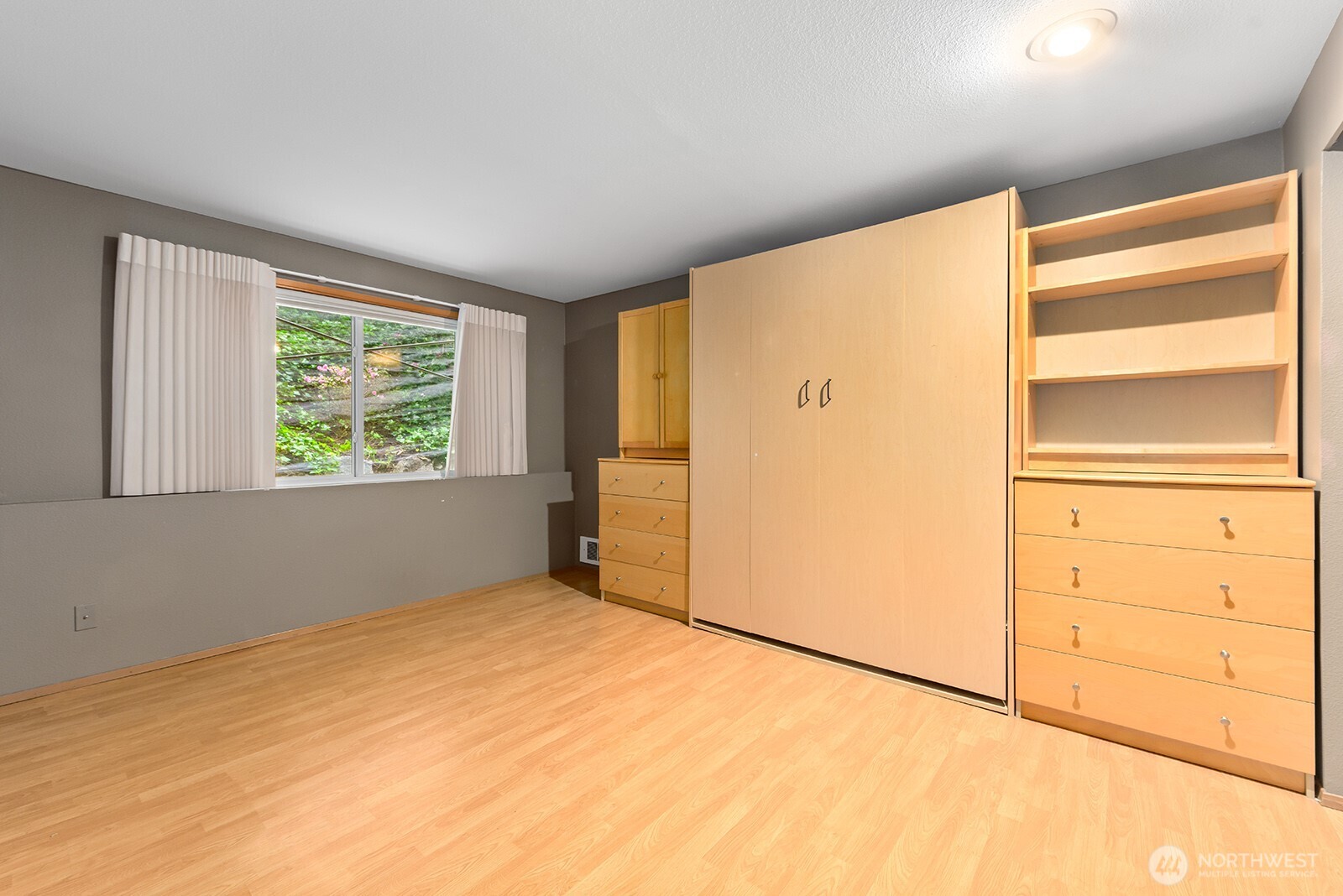 6920 California Avenue SW Unit: 11