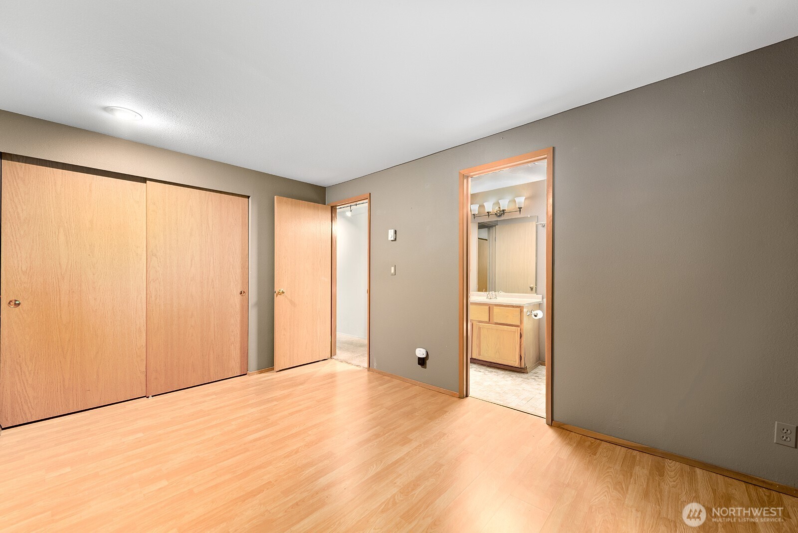6920 California Avenue SW Unit: 11