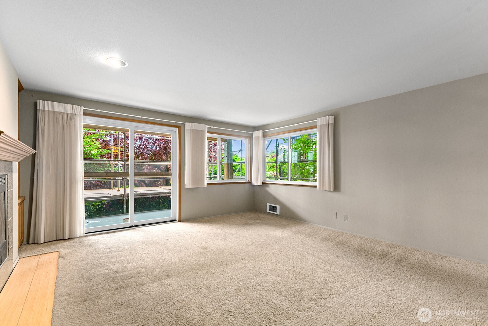6920 California Avenue SW Unit: 11