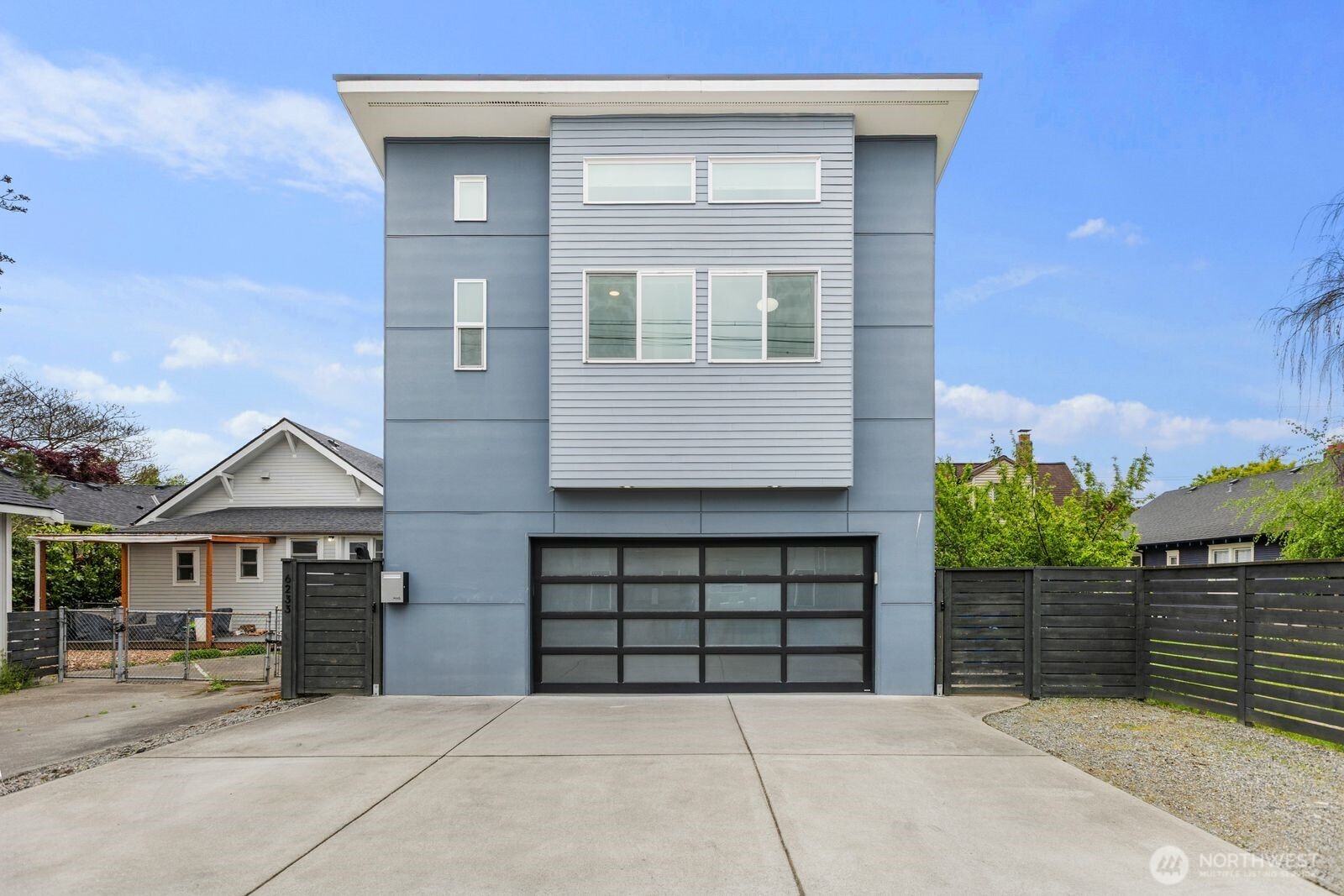 6233 Carleton Avenue S