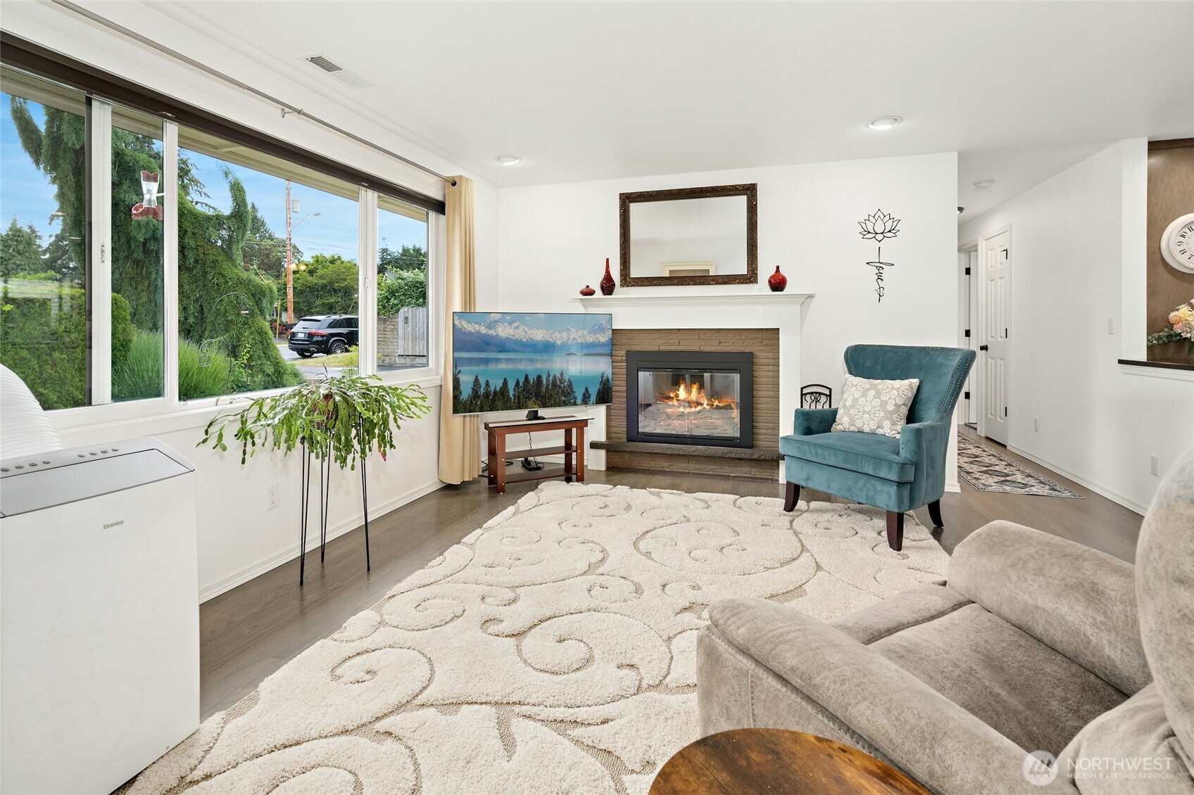 237 S 186th Street