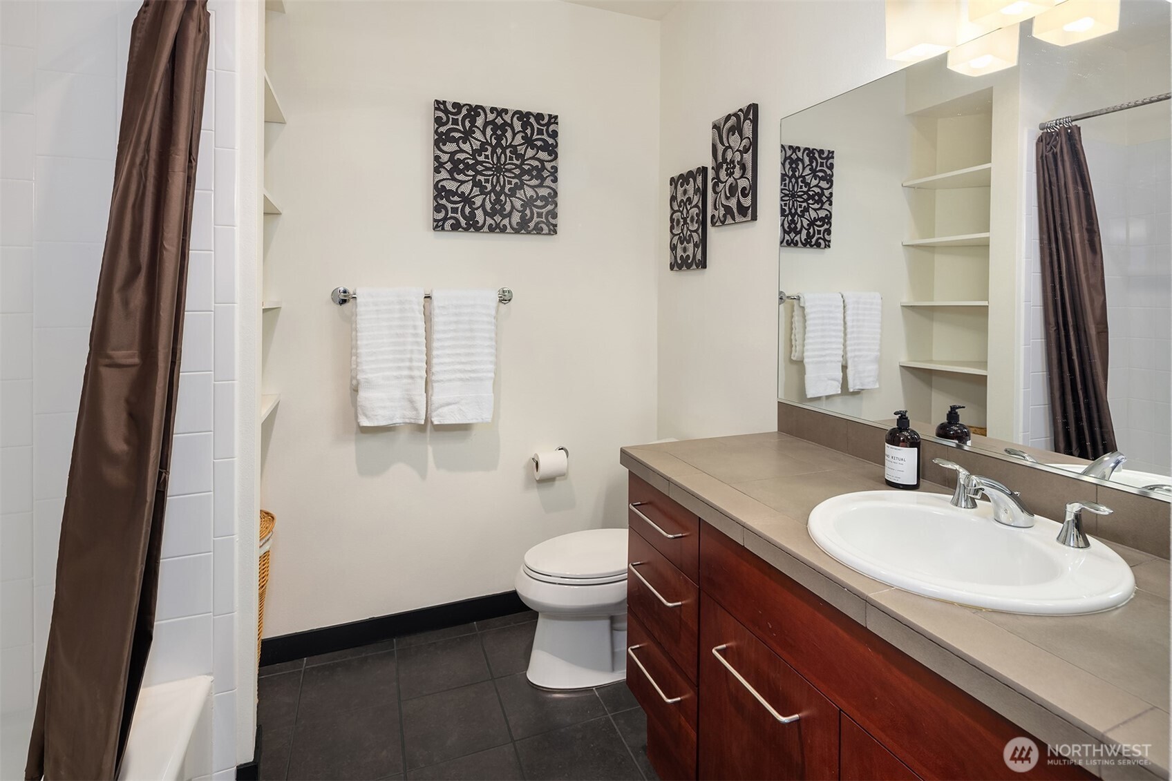 655 Crockett Street Unit: B301