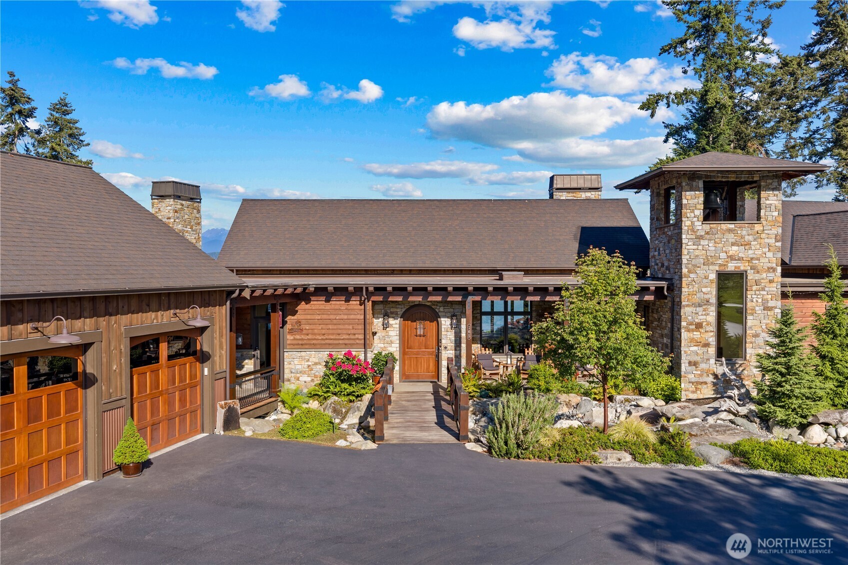 165 NE Kinman Road