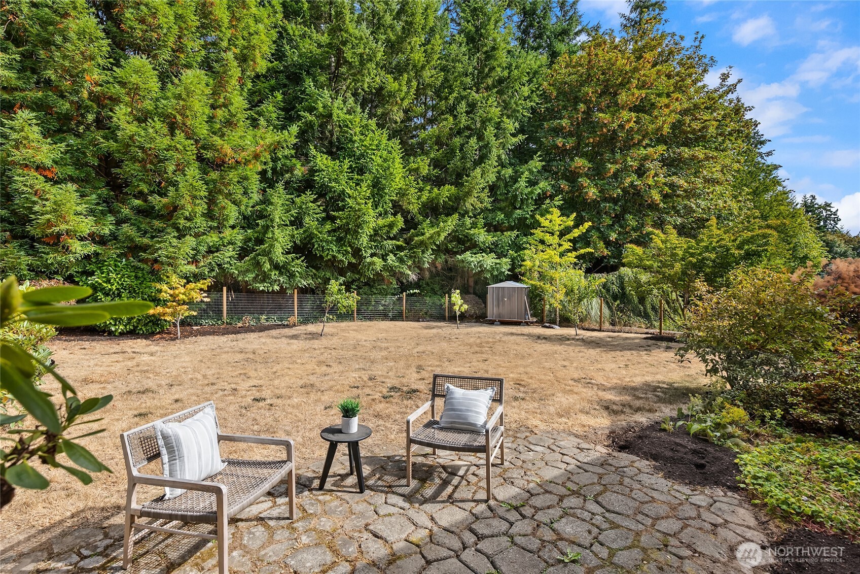 2914 NE Winesap Court