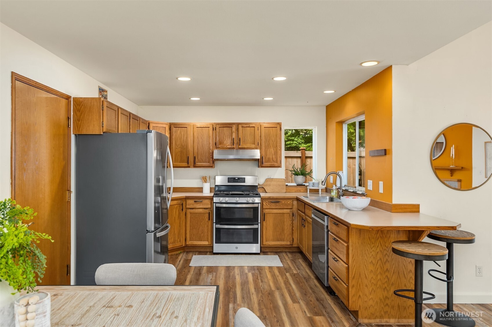 2914 NE Winesap Court