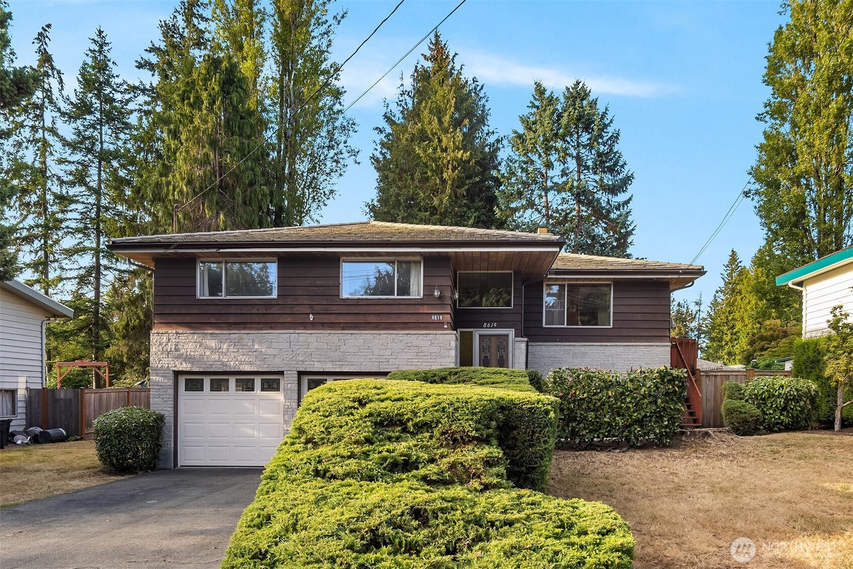 8619 Maple Lane