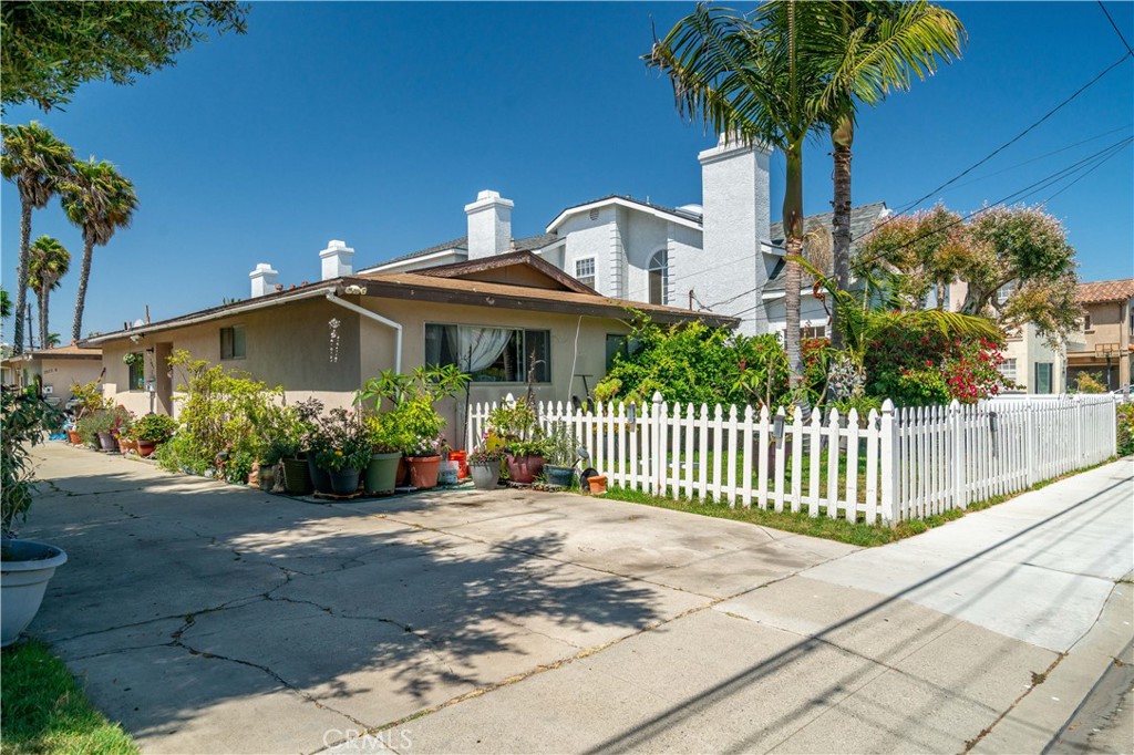 2015 Perry Avenue