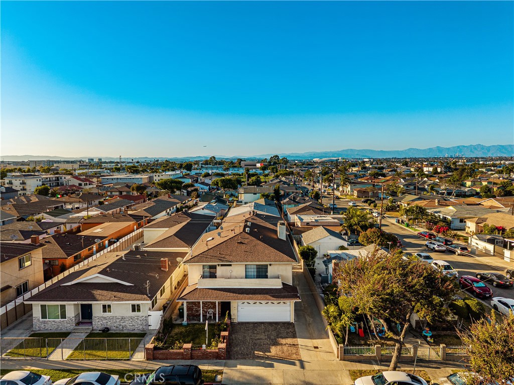 4313 W 133rd