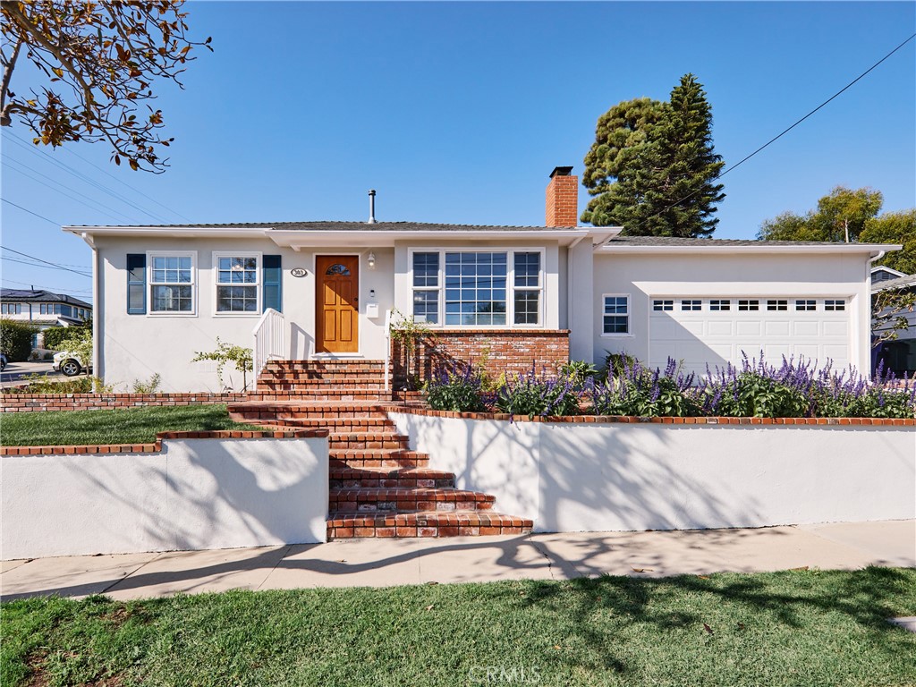 303 E Walnut