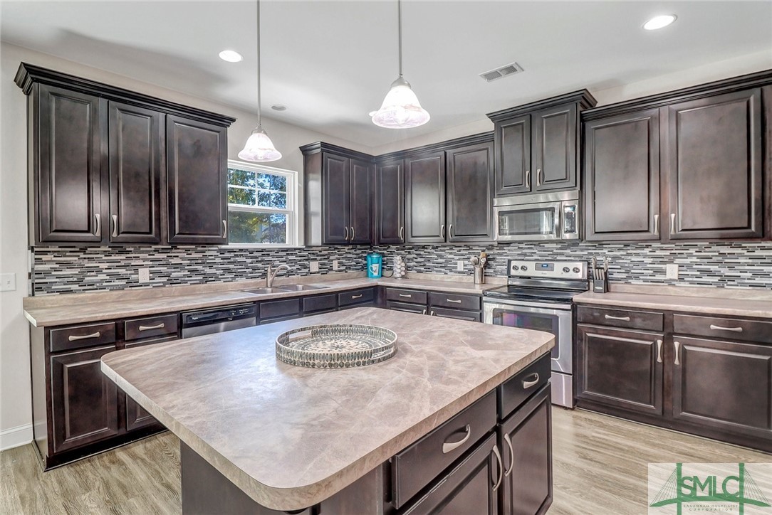 256 Willow Point Circle