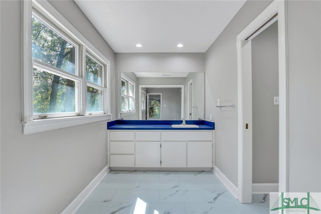 102 N Marsh Road