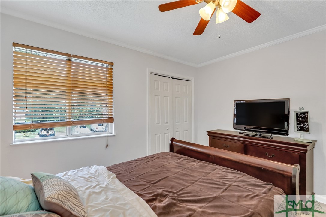 102 Shoals Drive I 10