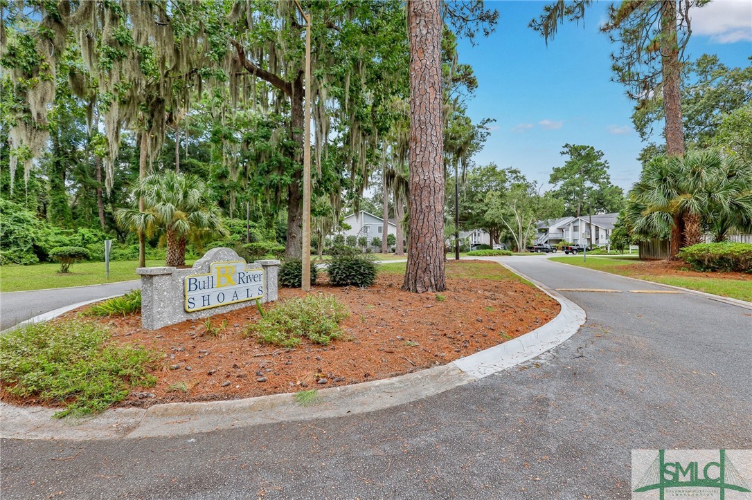 102 Shoals Drive I 10