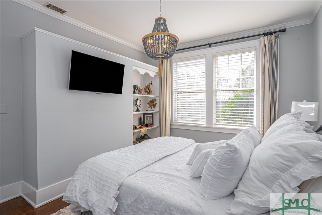 131 E 49th Street