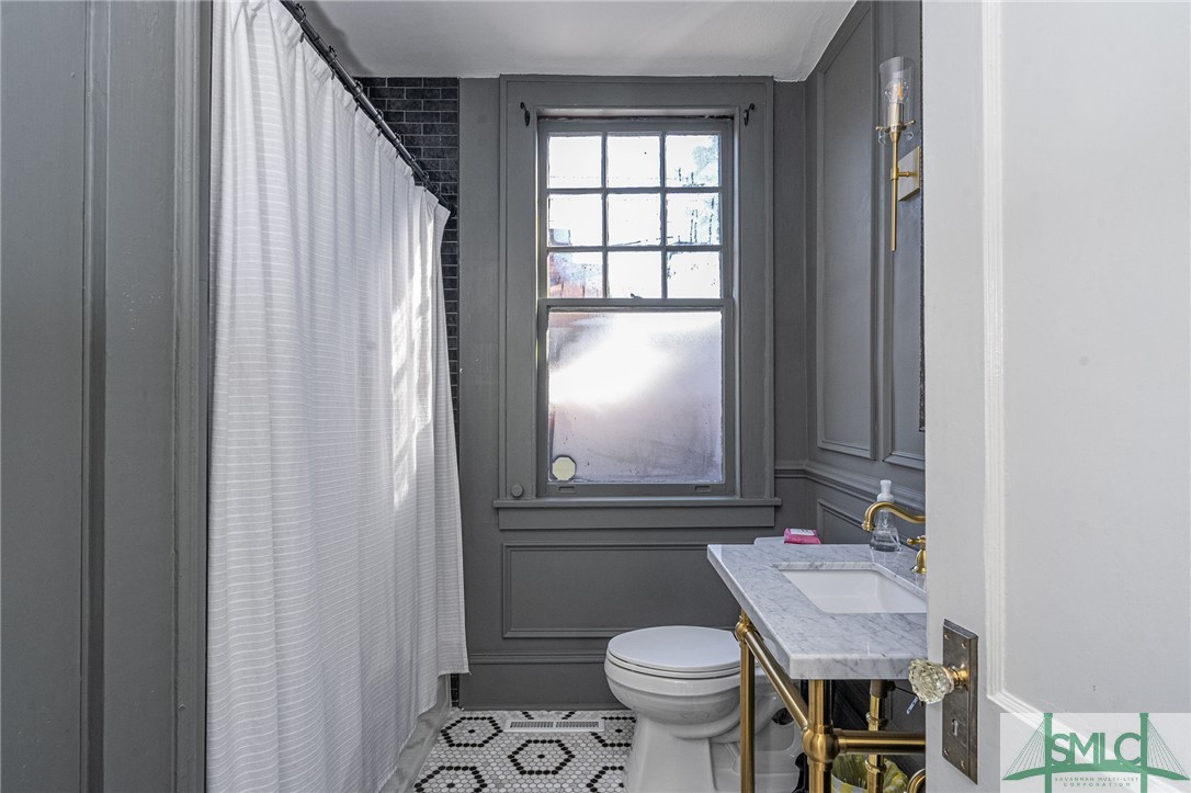131 E 49th Street
