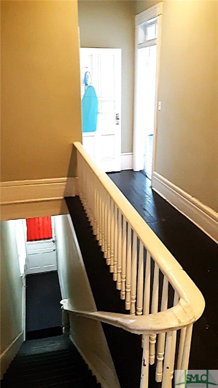 319 E Waldburg Street