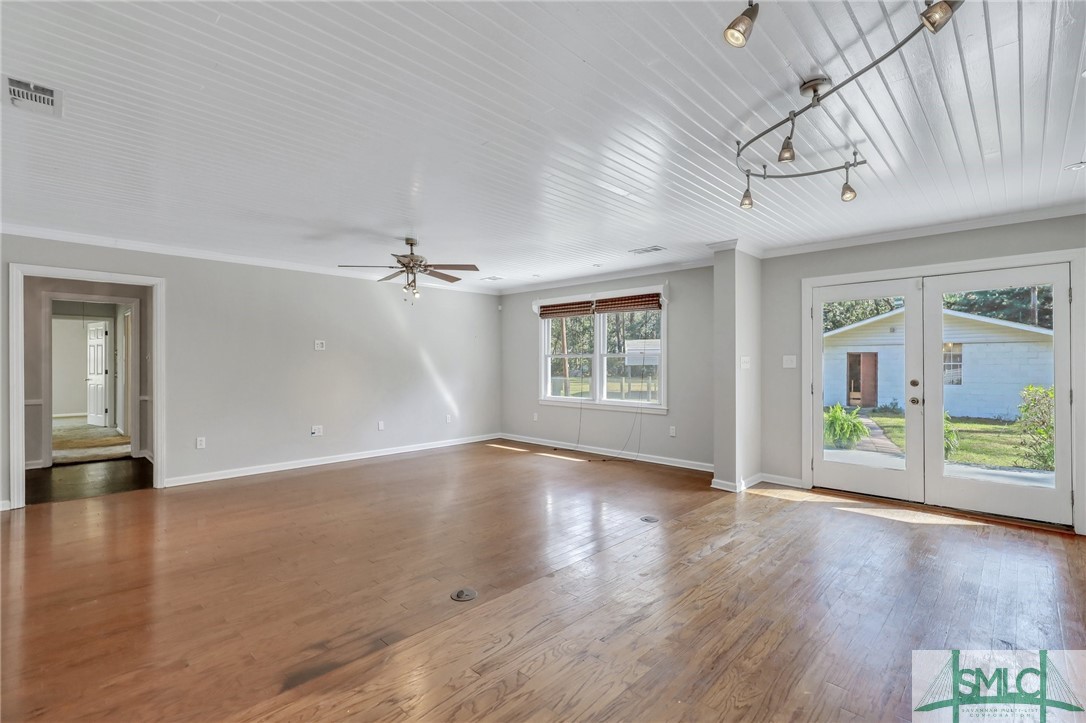 288 Center Drive