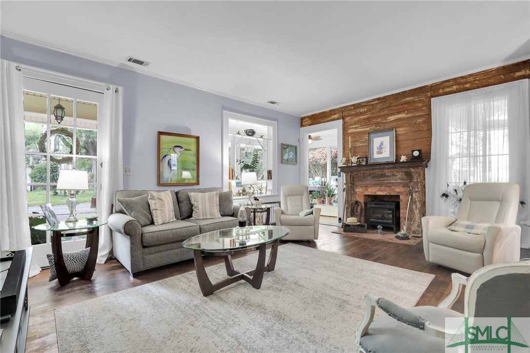114 E 48th Street