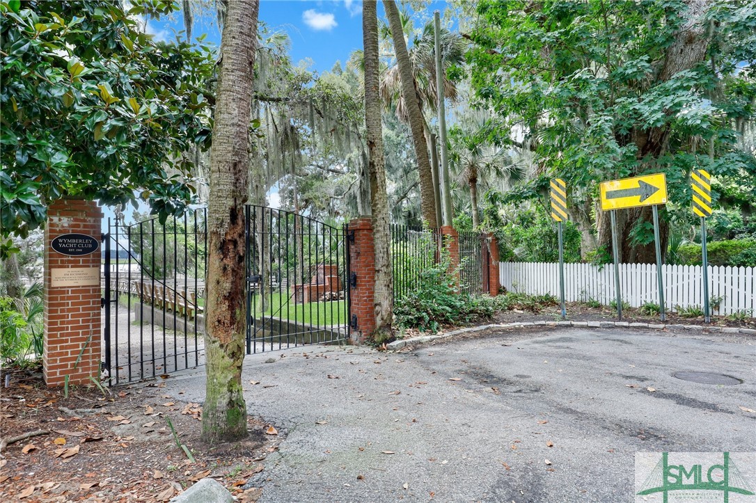 8 Richmond Drive