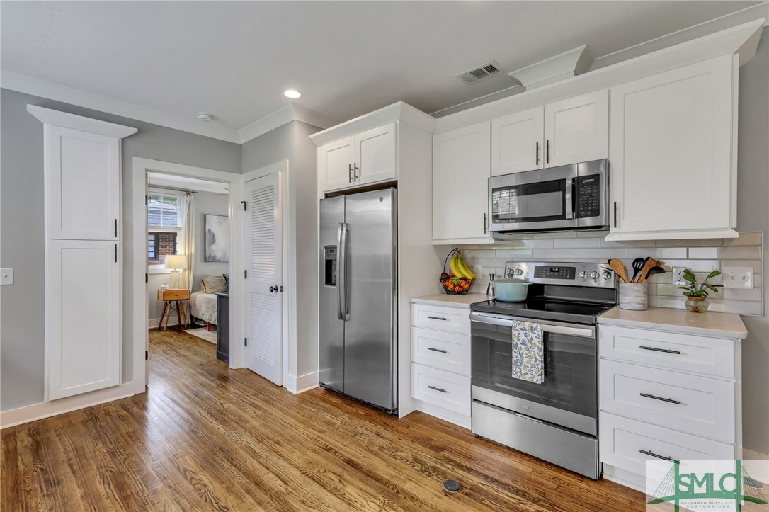 1325 E 48th Street